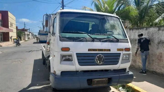 ¡Caos en la Calle! Conductor Ebrio Embiste Autobús y Desata Violencia en Cárdenas
