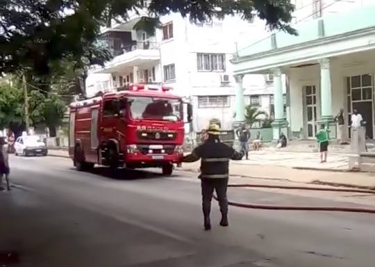 ¡Explosión en El Vedado! La Moto Eléctrica que Causó Pánico en un Edificio
